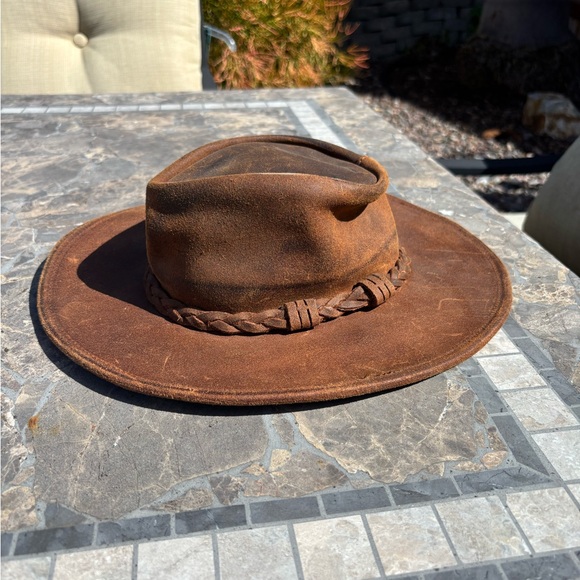 Hat - Picture 4 of 5